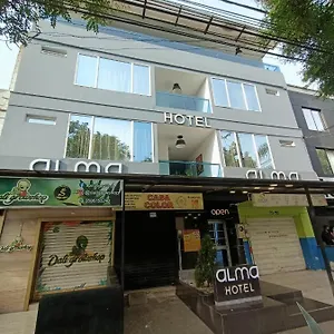 https://aura.colombiamedellinhotels.com